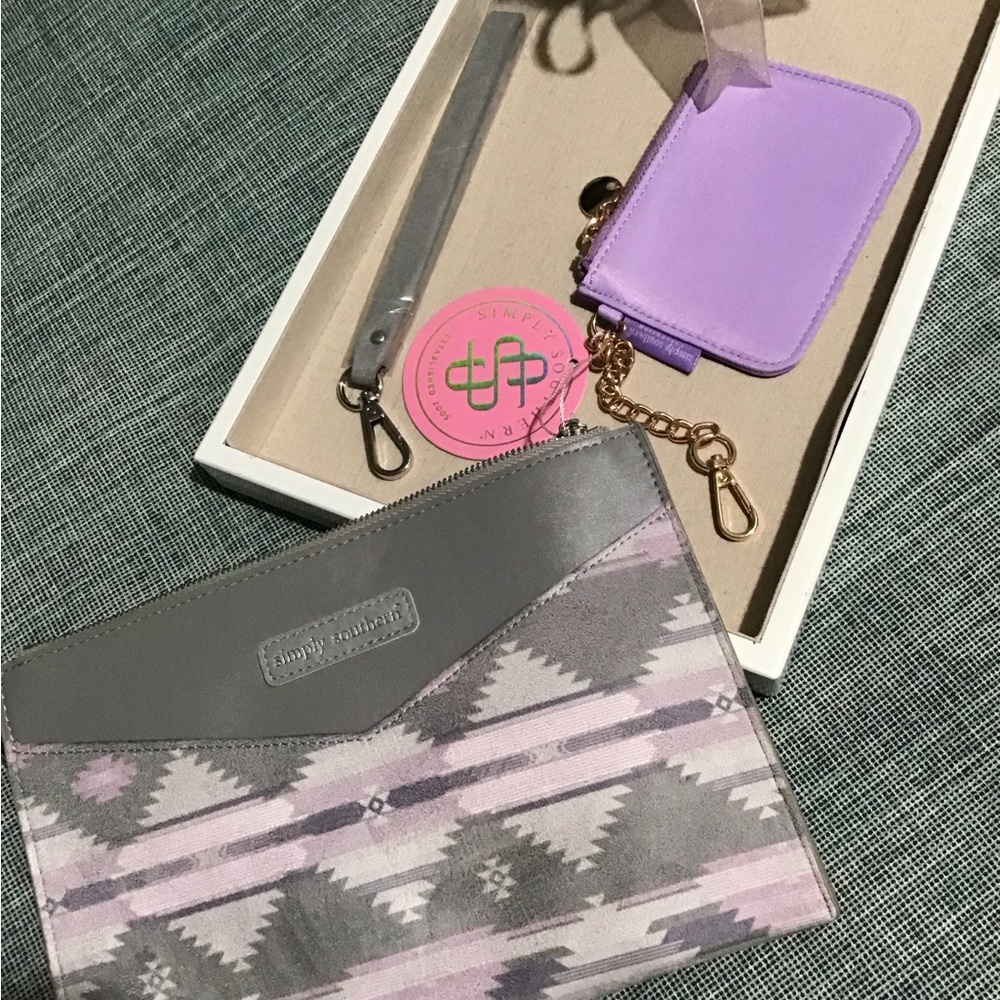 Beautiful SIMPLE SOUTHERN Clutch bag with a coin purse with gold chain attached